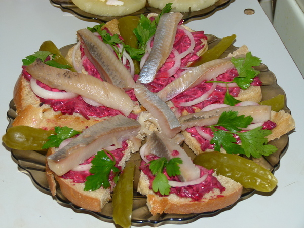 Мясные закуски на скорую руку рецепты из простых продуктов Мясные закуски на скорую руку рецепты из простых продуктов