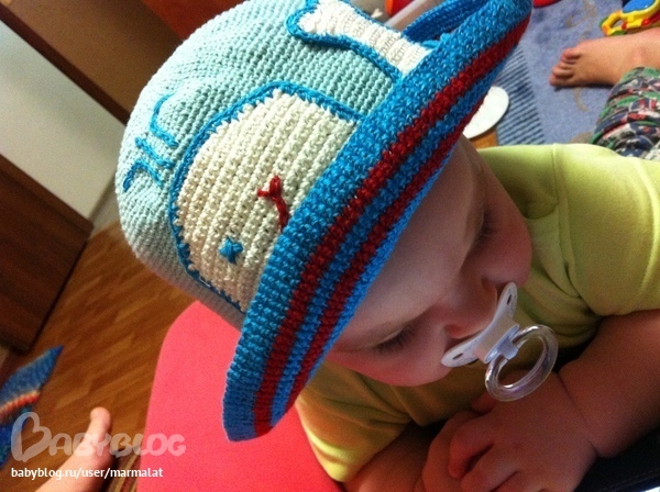 Наша шляпа-панама новая.