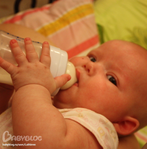 Сегодня моей дочке исполнился 1 год.