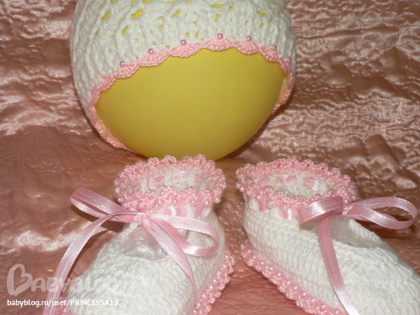 шапочка и пинетки)