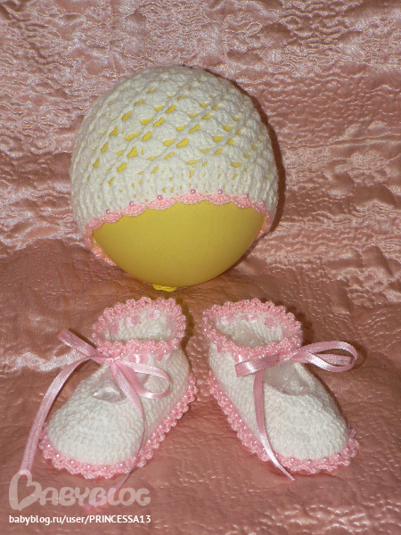 шапочка и пинетки)