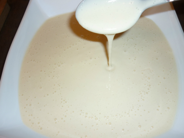 Оладьи на кефире с яблоками и корицей