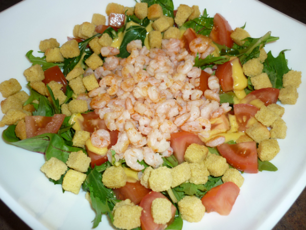 Тёплый салат с креветками